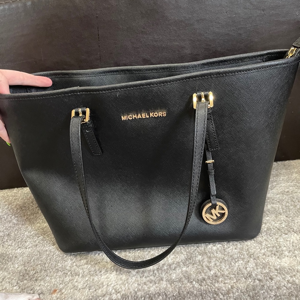 Micheal Kors Purse